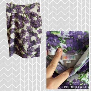MED LULAROE CASSIE PENCIL SKIRT